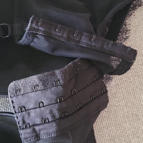 VICTORIA'S SECRET bra  size 34 D - Picture 8 of 11